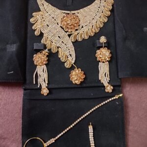 Gold diamond set
